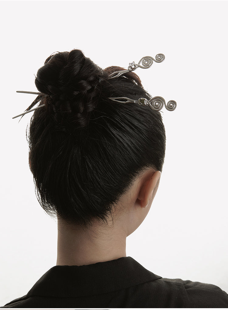COILED ZIRCONIA-INLAID HAIRPIN