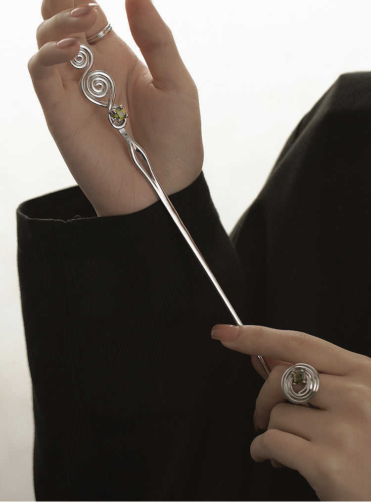 COILED ZIRCONIA-INLAID HAIRPIN