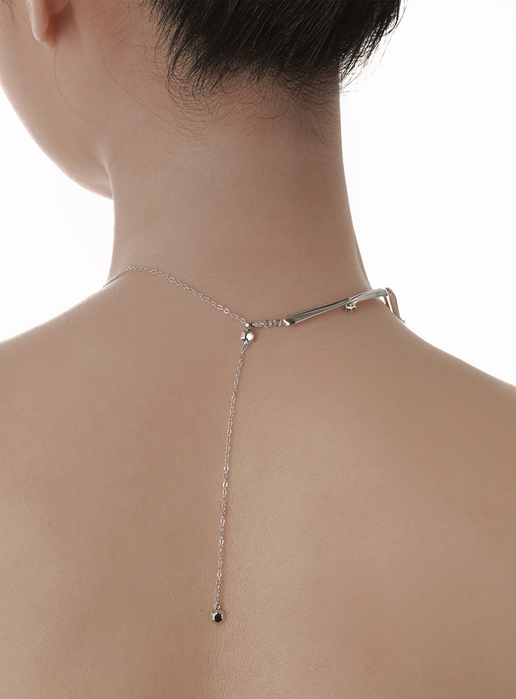 Frog button collarbone necklace