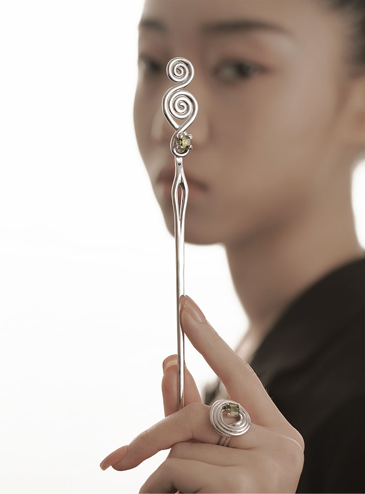 COILED ZIRCONIA-INLAID HAIRPIN