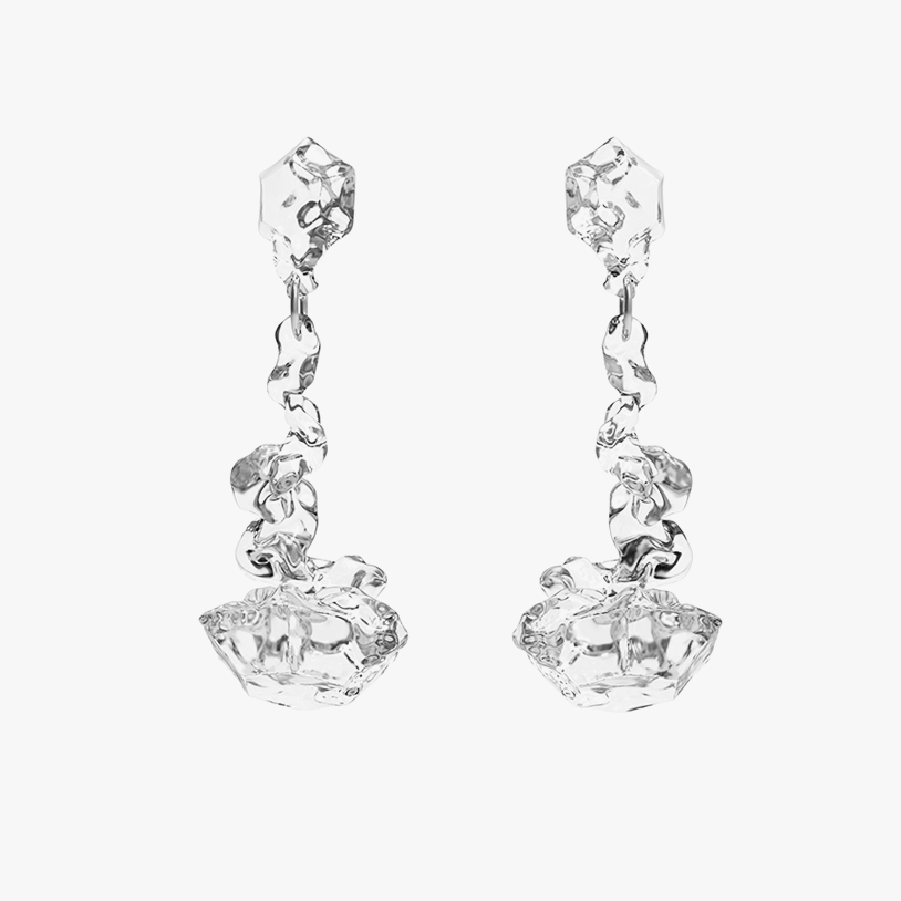 INTAGLIO-CUT BERG CRYSTAL CHANDELIERS EARRING
