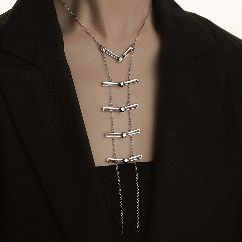Frog button long necklace