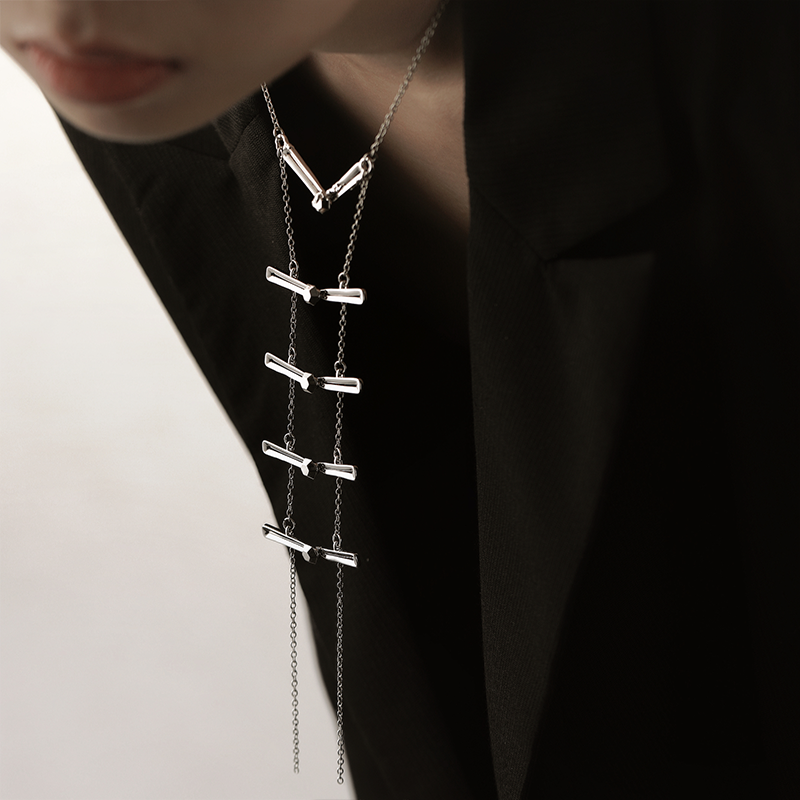 Frog button long necklace